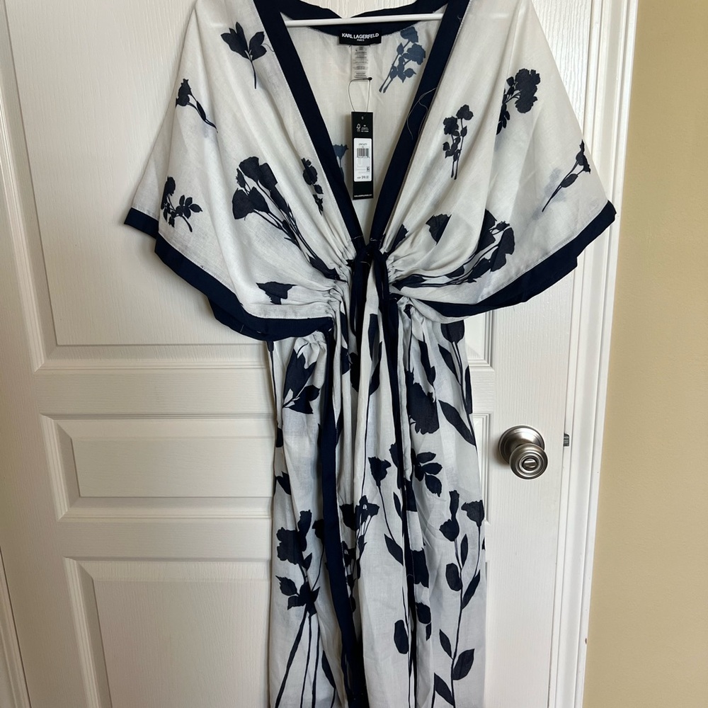Karl Lagerfeld White and Navy Floral Kimono
